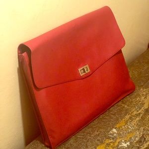 Red clutch